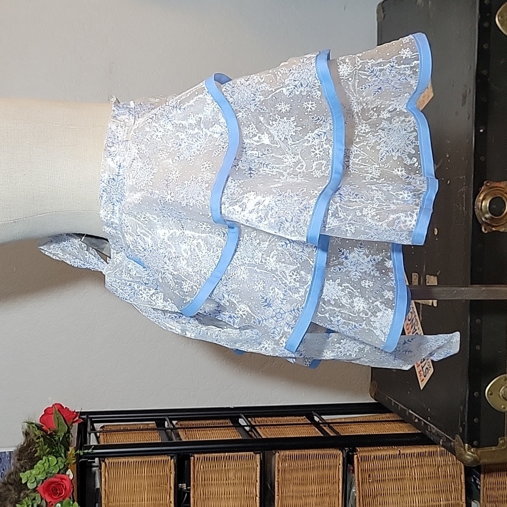Handmade Winter Wonderland Snowflake Ruffle Apron - Picture 2 of 5